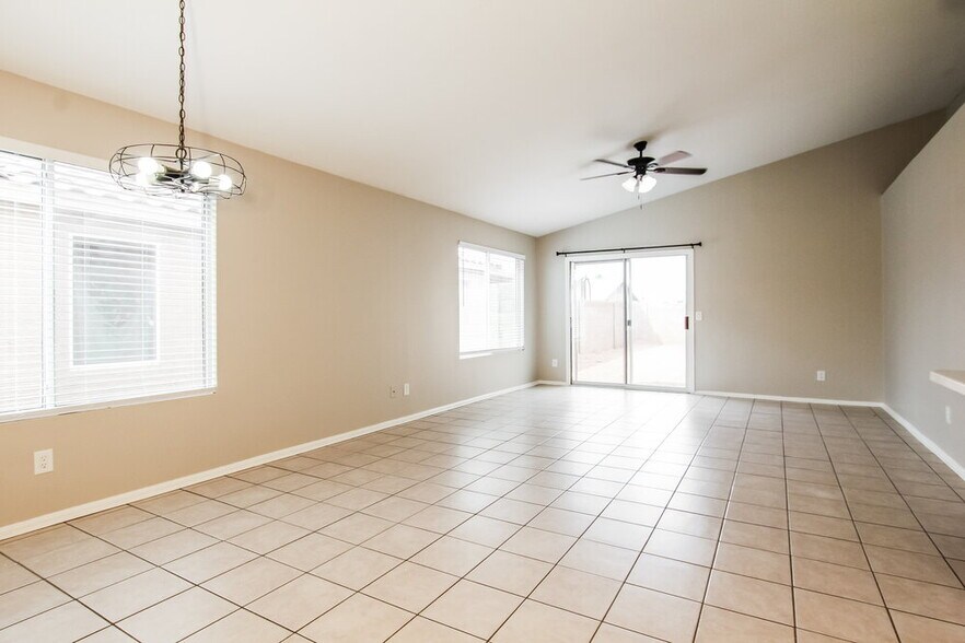 Building Photo - 4218 N 107th Ln