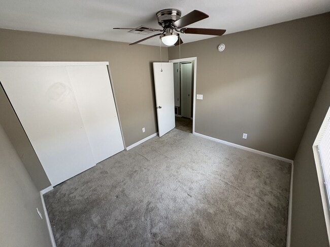 Building Photo - Great eastside location four bedrooms