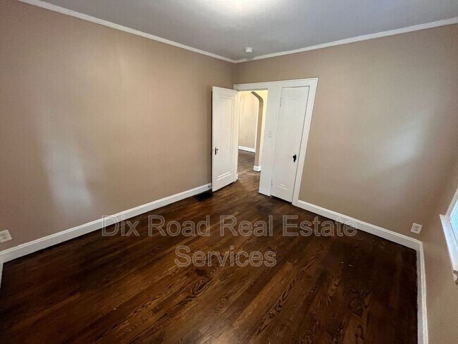 Building Photo - 6620 Highland Ave