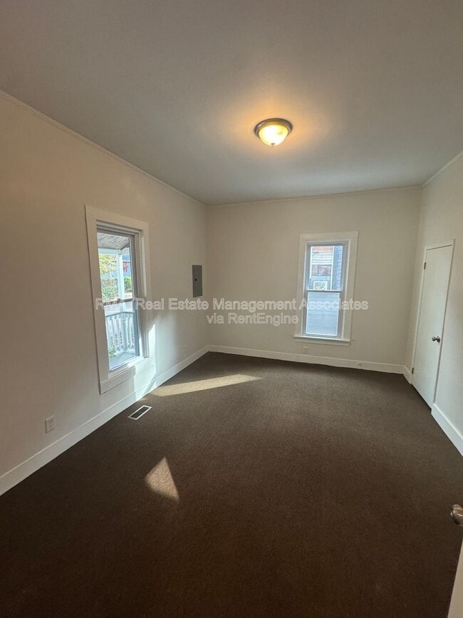 Building Photo - 525 N 8th St