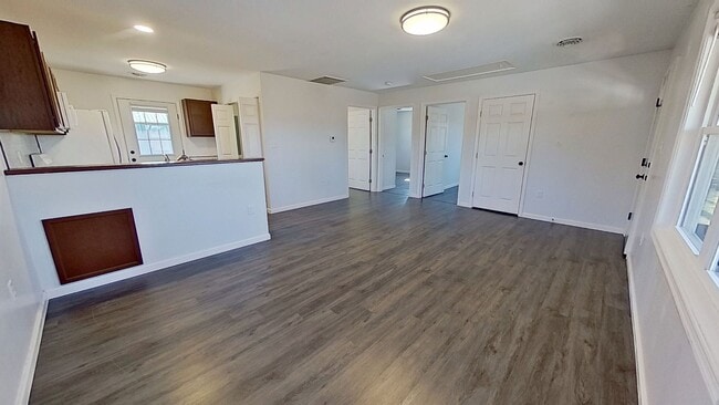 Building Photo - Single Family Home