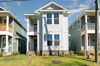 Building Photo - 1530 W Romana St