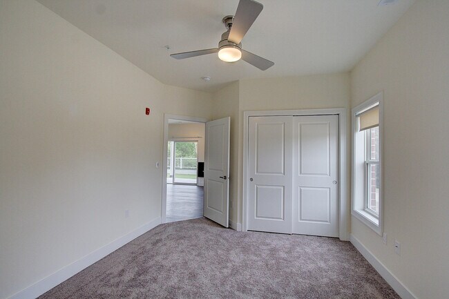 Building Photo - w171s7404 Lannon Dr