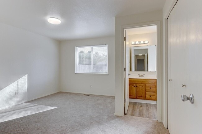 Building Photo - 10357 W Cory St