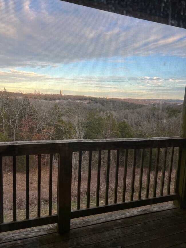 Building Photo - 3 bedroom/2 bath condo unit