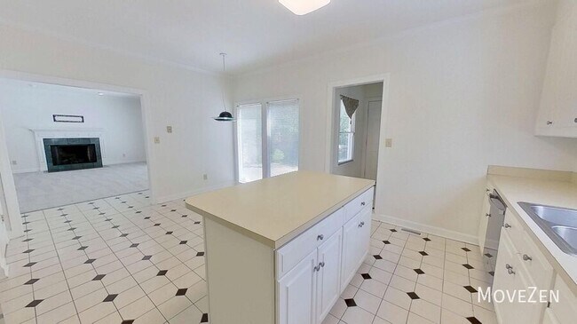 Building Photo - 2400 Tweedmore Ct