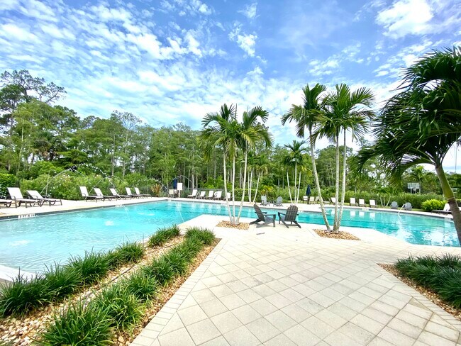 Building Photo - 4373 Madagascar Palm Way
