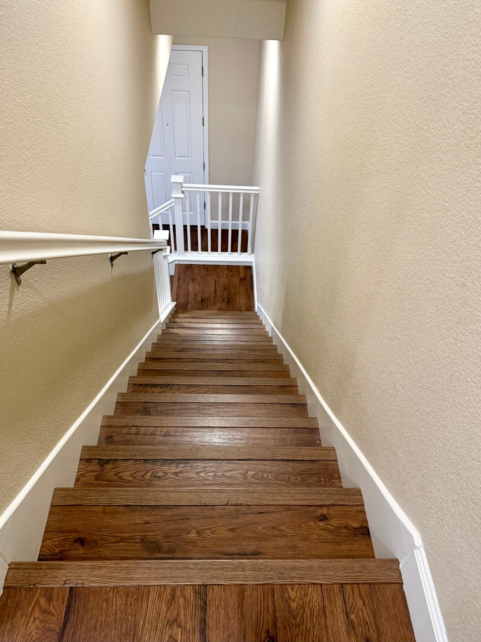 looking down to the front door - 722 El Paseo Cir