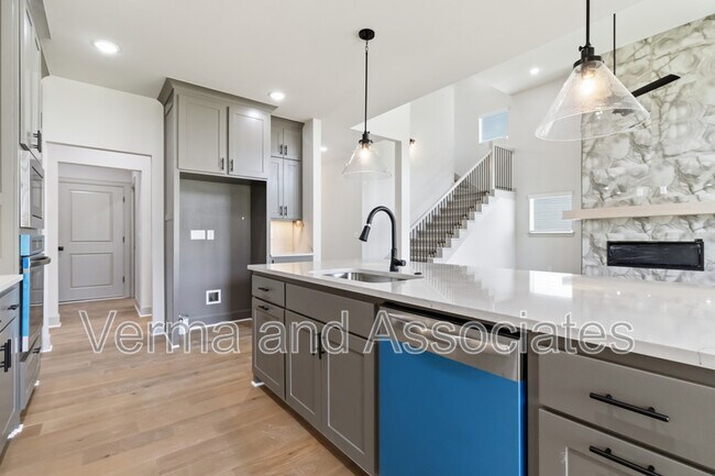 Building Photo - 1041 Whistler St