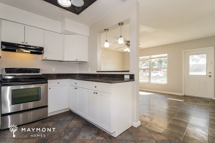 Building Photo - 10849 60th Ave N