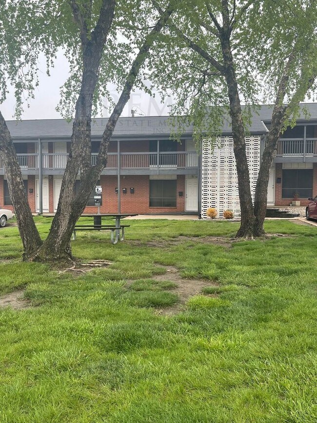 Building Photo - 6011 Barton Ave
