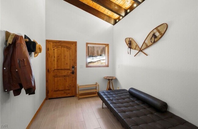 Building Photo - Mountain Modern Retreat