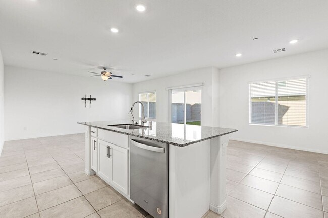 Building Photo - Newly Built 6 Bed / 2.5 Bath Single-Family Home with Upgraded Kitchen and Fully Fenced Yard in So...