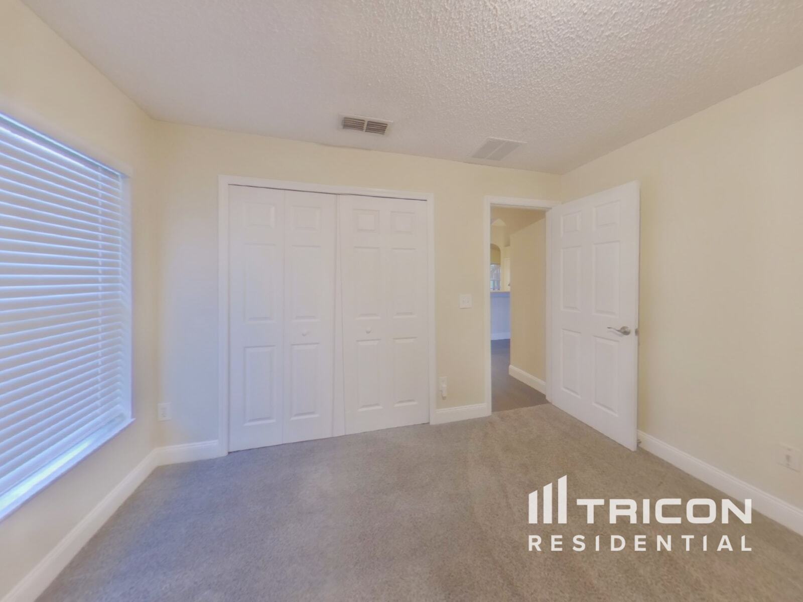 Building Photo - 1074 Worthington Dr