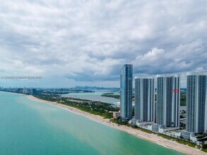 Building Photo - 15901 Collins Ave