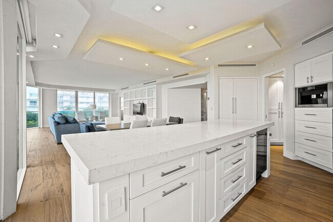 Building Photo - 3100 S Ocean Blvd