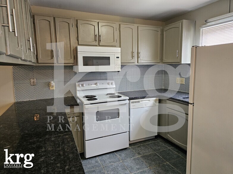 Building Photo - 521 Tate St