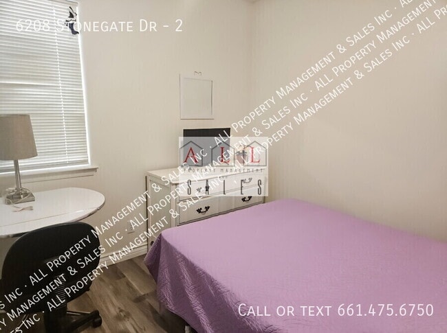 Building Photo - 6208 Stonegate Dr