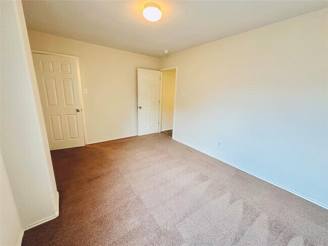Building Photo - 2205 Boyds Way