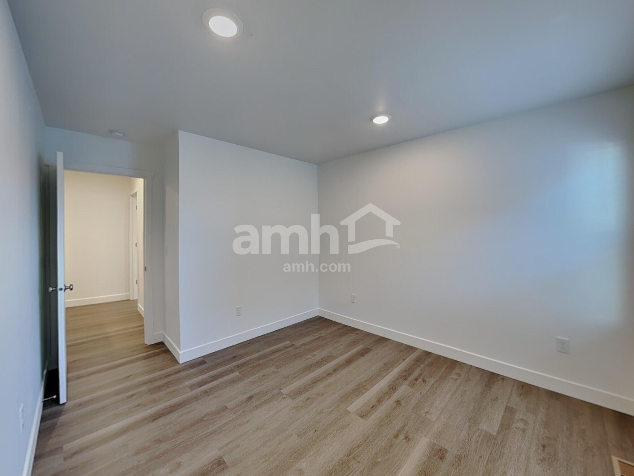 Building Photo - 4808 85th Dr NE