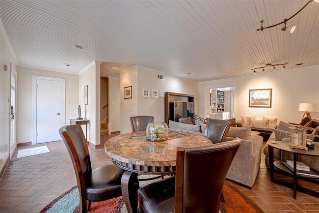 Building Photo - 6329 Del Monte Dr