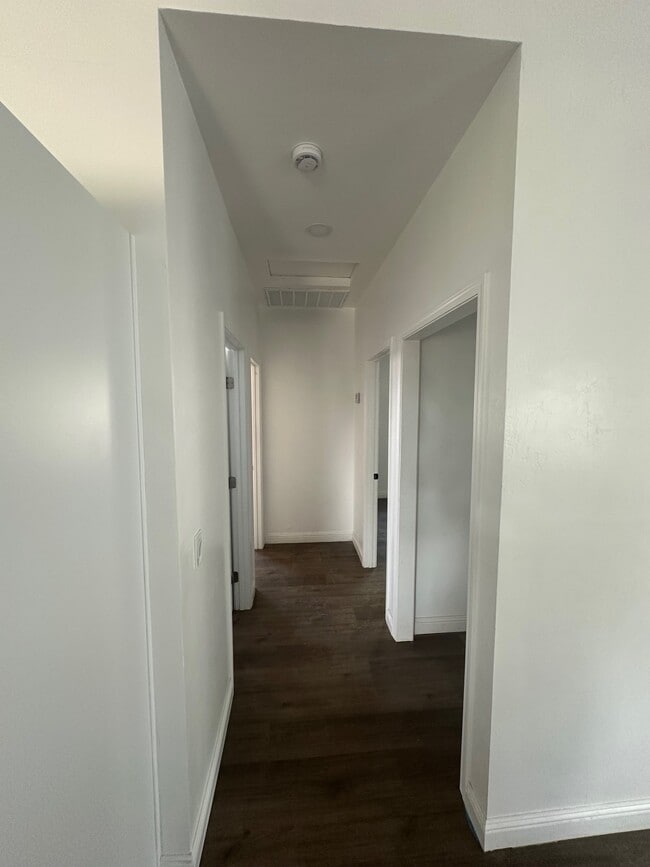 Building Photo - 319 W Los Angeles Ave