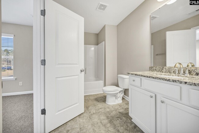 Building Photo - 135 Hunters Grove Dr