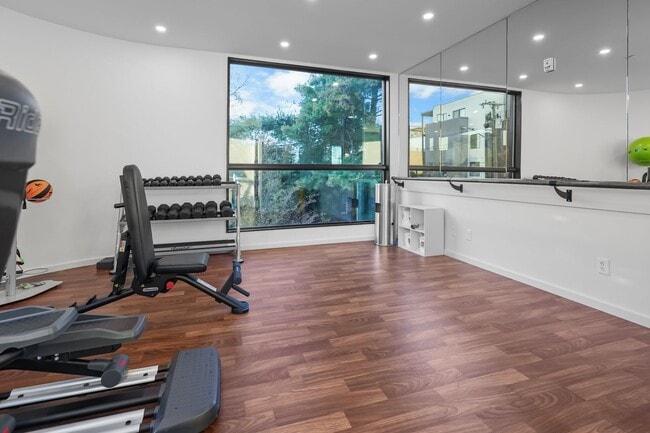 Building Photo - 500 Merritt Ave