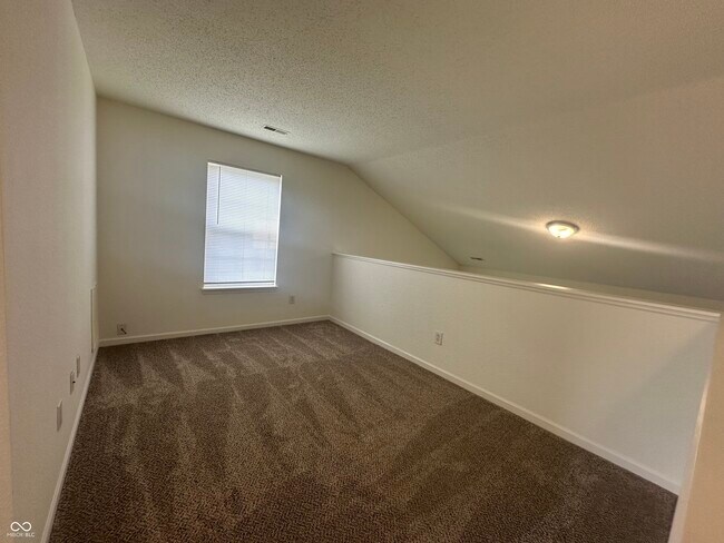 Building Photo - 8125 Maple Stream Ln