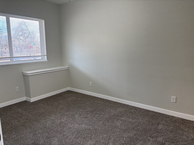 Building Photo - 1601 Kimbark St