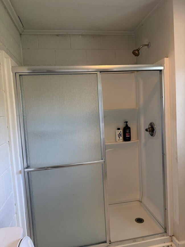 Building Photo - Rouse road - Room #1