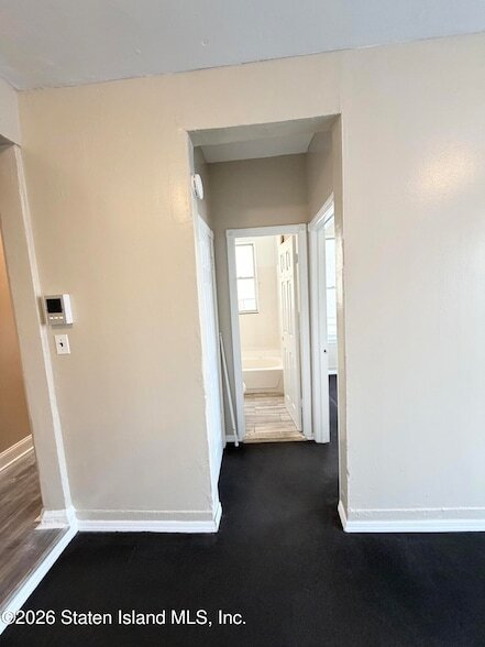 Building Photo - 37 Avon Pl