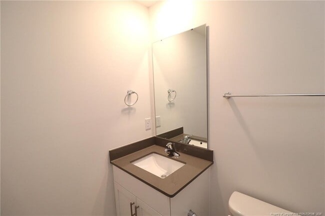 Building Photo - 384 Freestall Dr