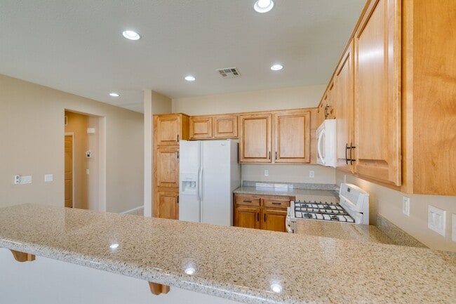 Building Photo - 6290 Majestic Hills Ave