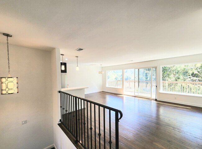 Building Photo - 3 bedroom 3 bathroom hillside Pacifica home with serene views