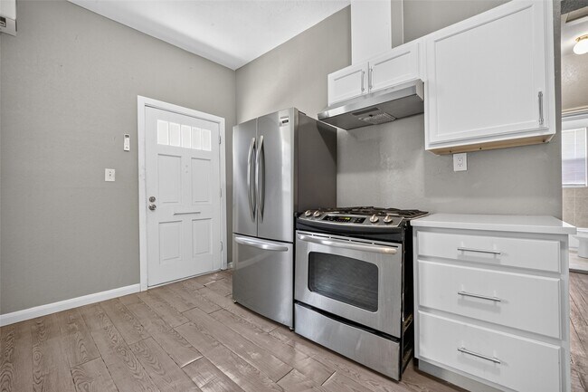 Building Photo - 3010 Garrow St