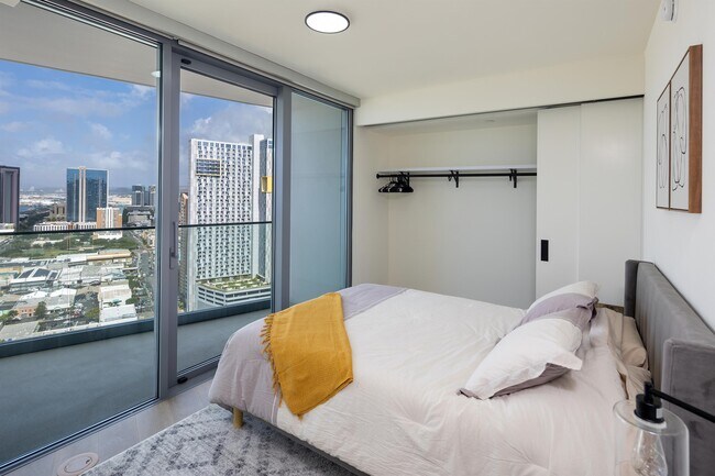 Building Photo - 1000 Auahi St