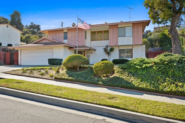 Building Photo - Stunning Mid-Century Modern Home with Pool...