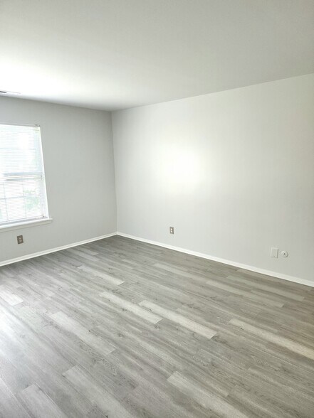 Building Photo - 366A Delancey Pl