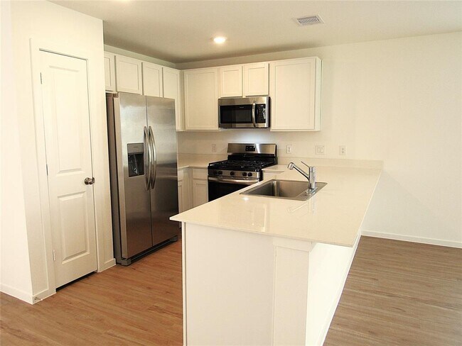 Building Photo - 5202 Sunvalley Bend Dr