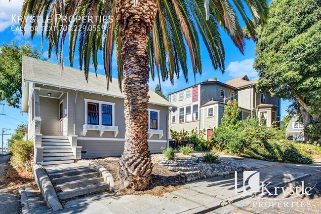 Building Photo - Spacious One Bedroom Craftsman-era Cottage