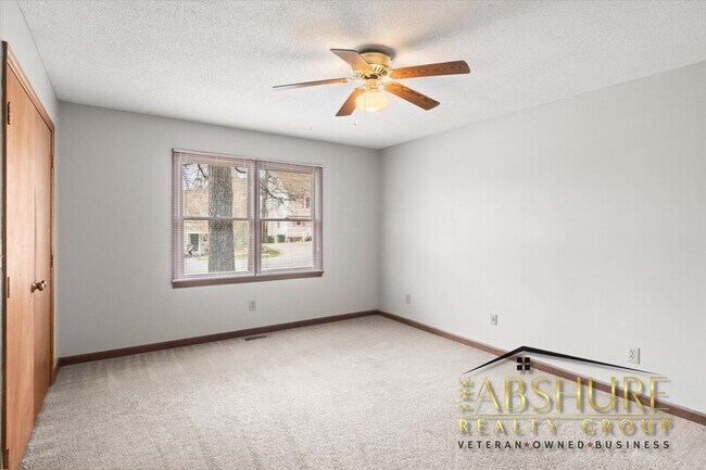 Building Photo - 5537 Kaplan Dr