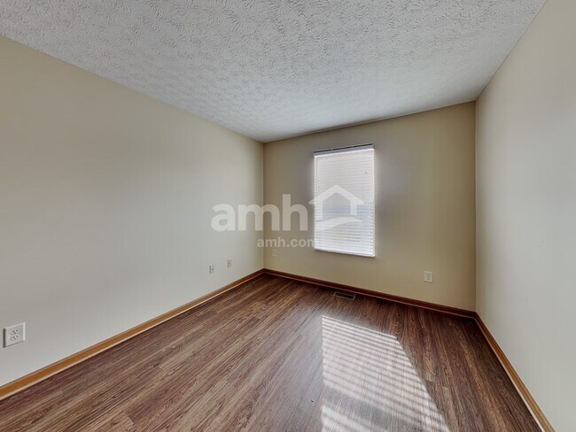 Building Photo - 748 Woodington Dr