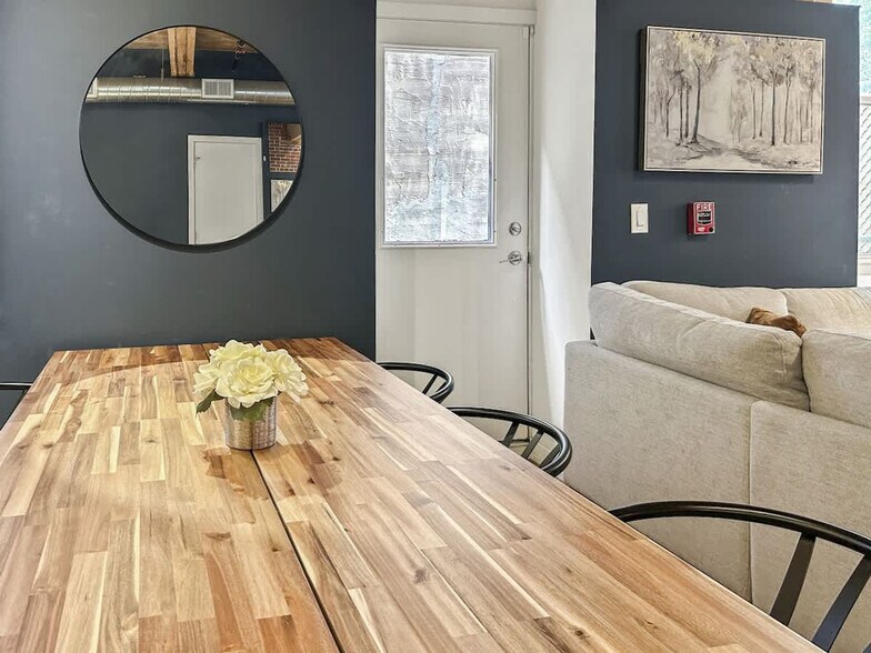 Building Photo - 1141 N 4th St