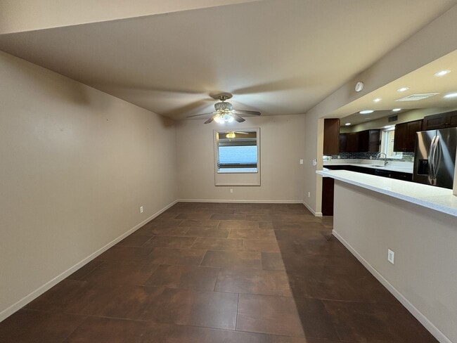 Building Photo - Highly sought community of Colonia Verde