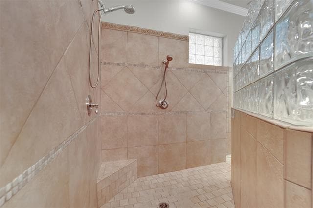 Building Photo - 2202 Southern Oaks Dr