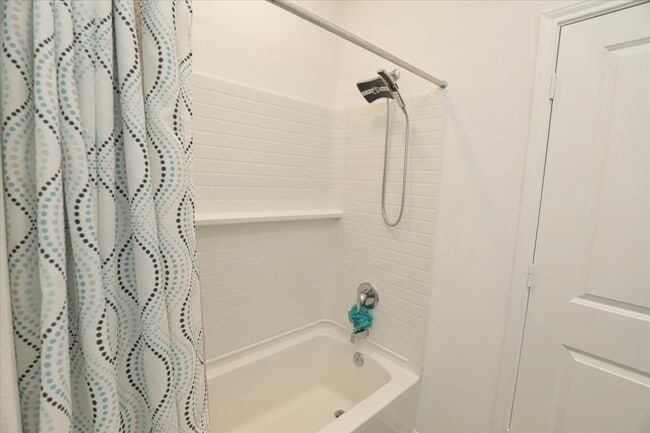 Building Photo - 14463 Cedar Ledge Ln