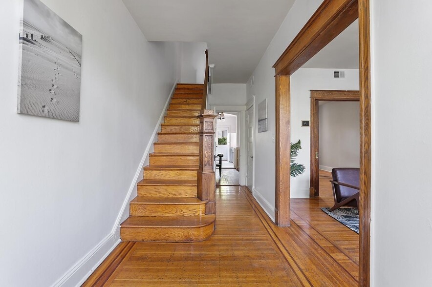 Building Photo - 1660 Irving St NW