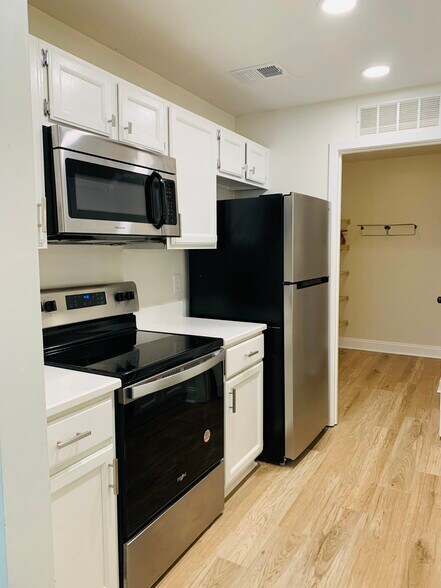 Building Photo - 524 Warm Springs Cir