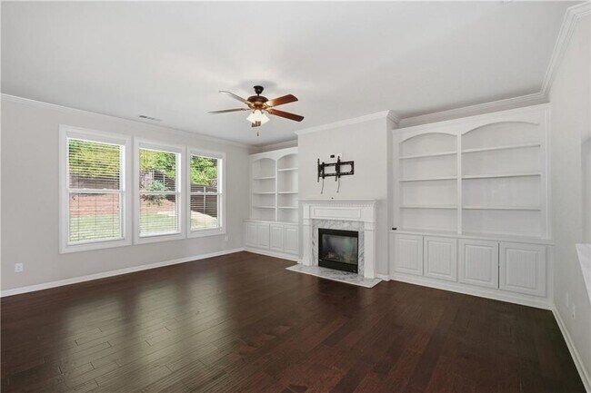 Building Photo - 4910 Belcrest Way